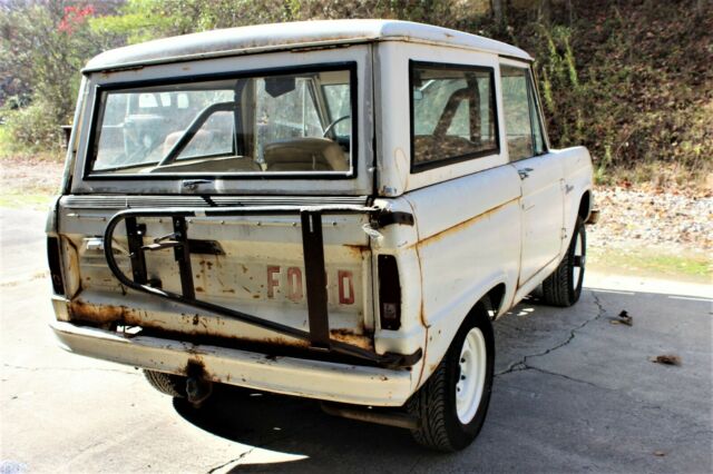 Ford Bronco 1968 image number 2