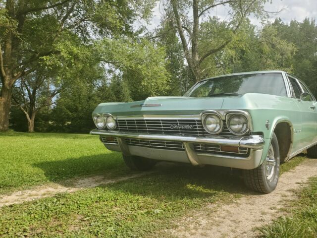 Chevrolet Impala 1965 image number 21