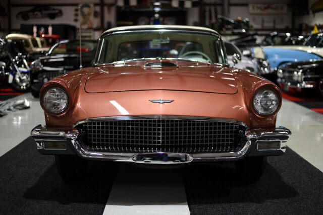 Ford Thunderbird 1957 image number 2