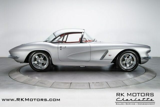 Chevrolet Corvette 1962 image number 21