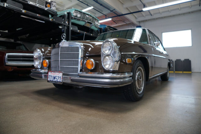 Mercedes-Benz 280 SEL 4.5 V8 Sedan 1973 image number 3