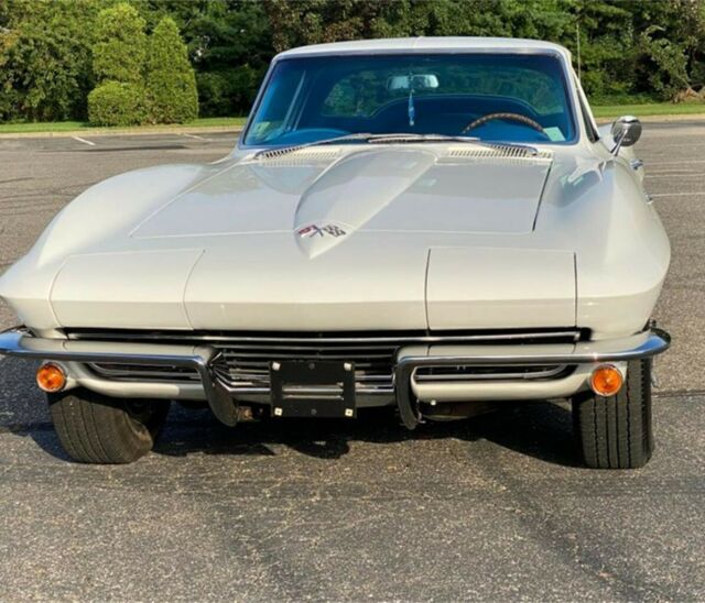 Chevrolet Corvette 1965 image number 1