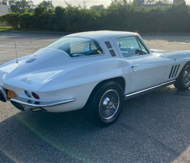 Chevrolet Corvette 1965 image number 27