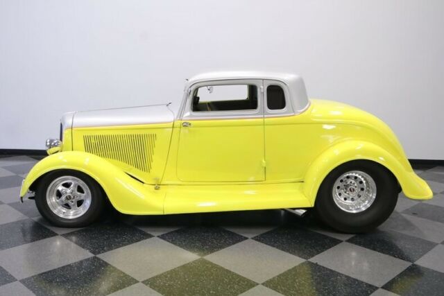 Plymouth 5-Window Coupe 1934 image number 2