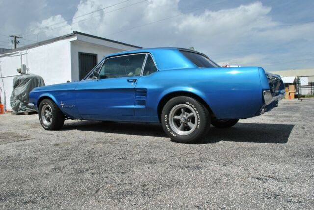 Ford Mustang 1967 image number 24