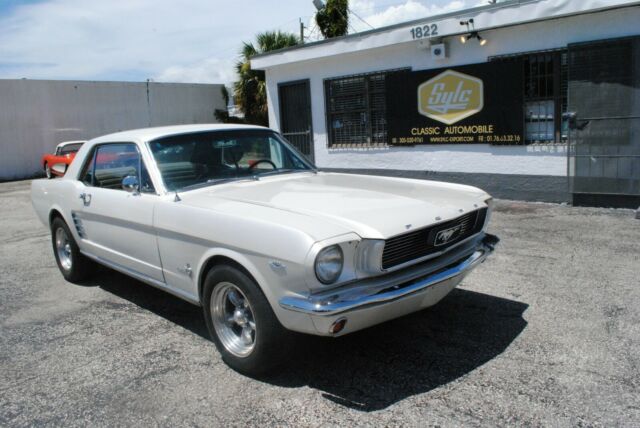 Ford Mustang 1966 image number 0