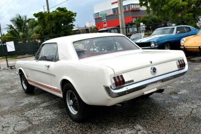 Ford Mustang 1965 image number 30