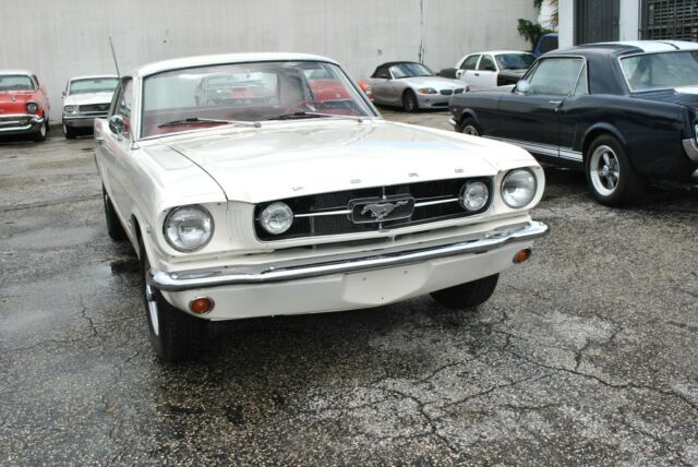 Ford Mustang 1965 image number 33