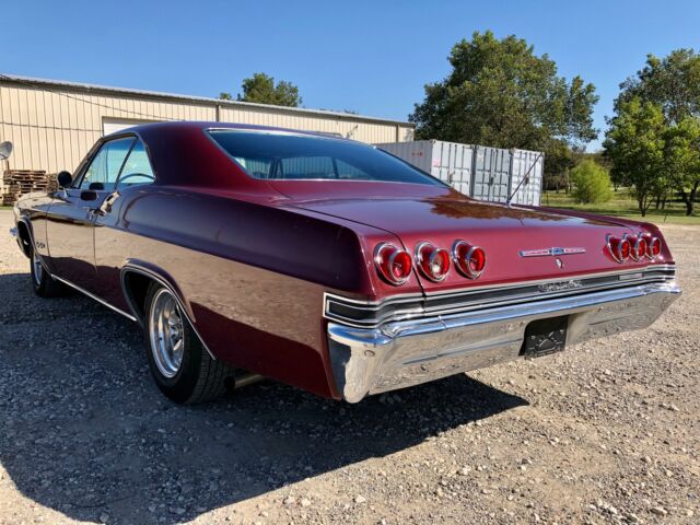 Chevrolet Impala 1965 image number 2