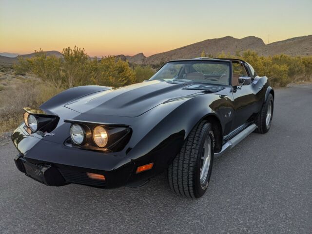 Chevrolet Corvette 1977 image number 0