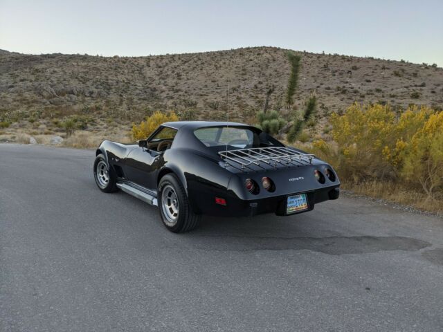 Chevrolet Corvette 1977 image number 10