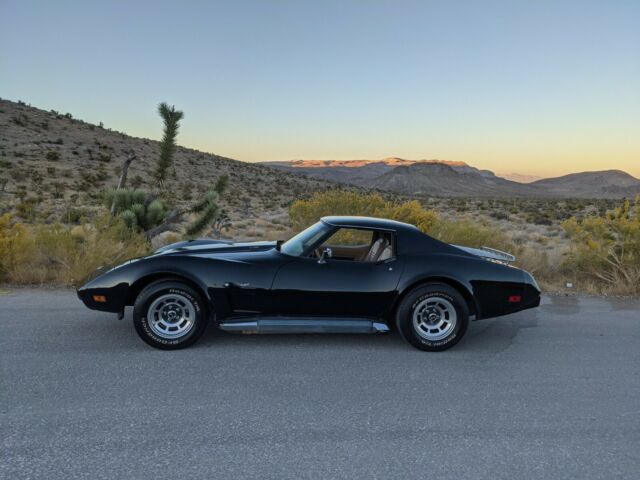 Chevrolet Corvette 1977 image number 23