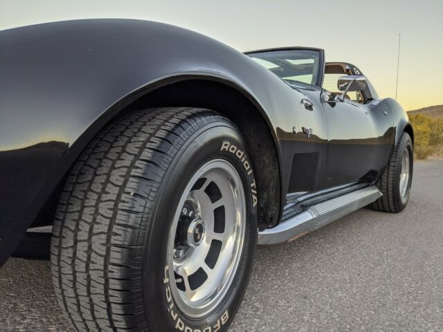 Chevrolet Corvette 1977 image number 24