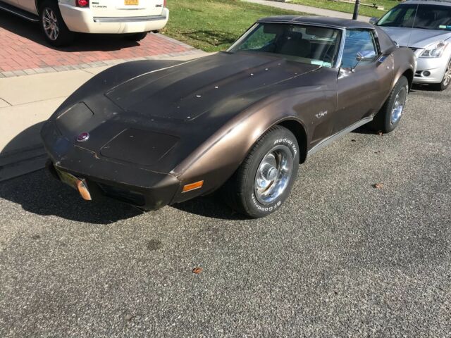 Chevrolet Corvette 1976 image number 2