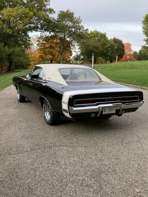 Dodge Charger 1970 image number 0