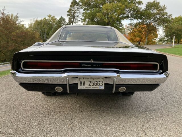 Dodge Charger 1970 image number 30