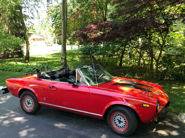 Fiat 124 Spider 1976 image number 0