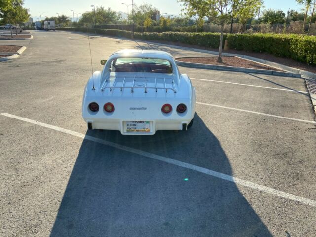 Chevrolet Corvette 1977 image number 15