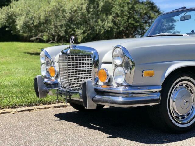 Mercedes-Benz 200-Series 1970 image number 40