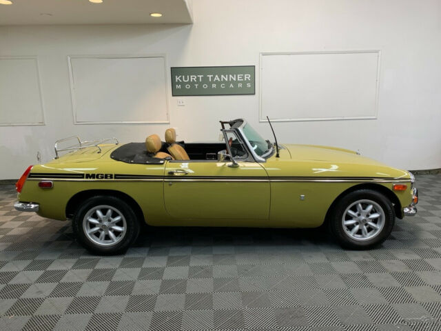 MG MGB 1972 image number 18