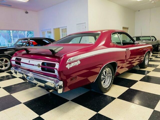 Plymouth Duster 1971 image number 28