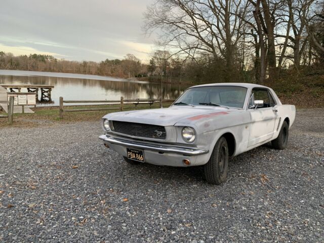 Ford Mustang 1965 image number 0