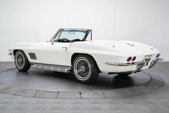 Chevrolet Corvette 1967 image number 13