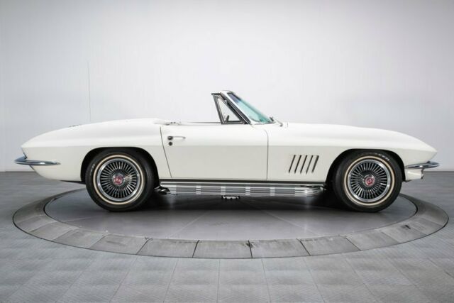 Chevrolet Corvette 1967 image number 16