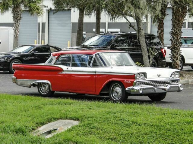 Ford Fairlane 1959 image number 11