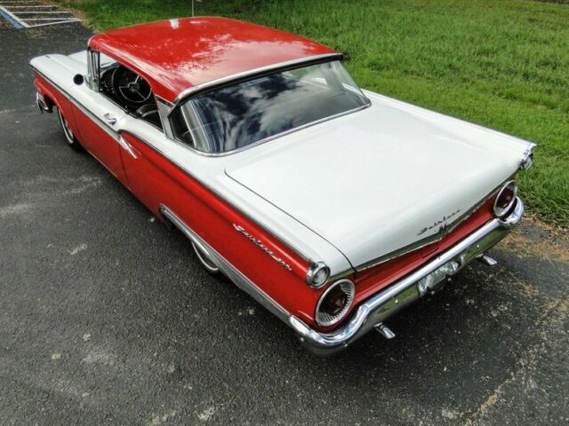 Ford Fairlane 1959 image number 17