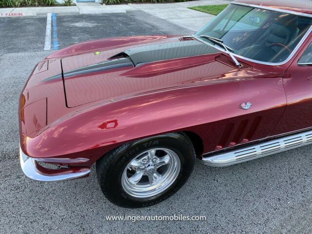 Chevrolet Corvette 1965 image number 30