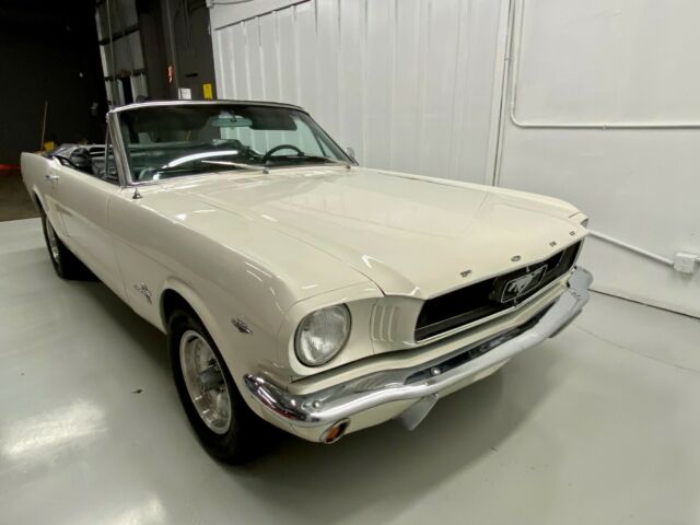 Ford Mustang 1965 image number 12