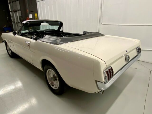 Ford Mustang 1965 image number 8