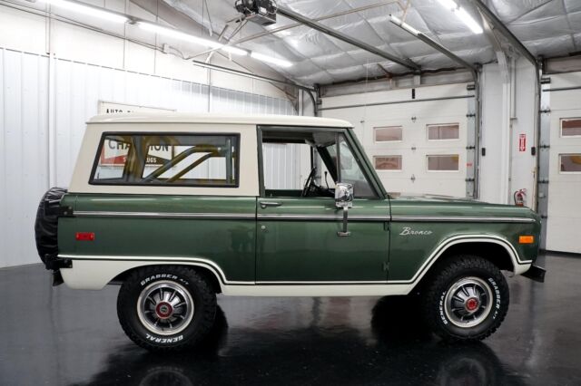 Ford Bronco 1973 image number 18