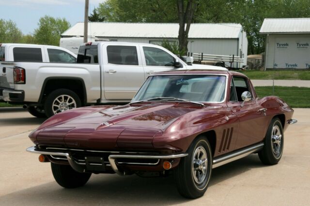 Chevrolet Corvette 1965 image number 1