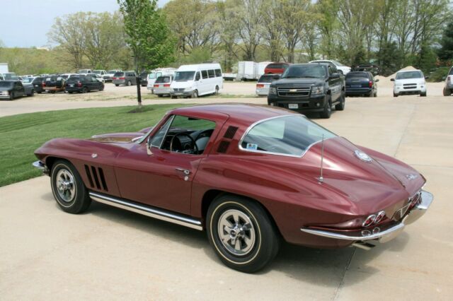 Chevrolet Corvette 1965 image number 13