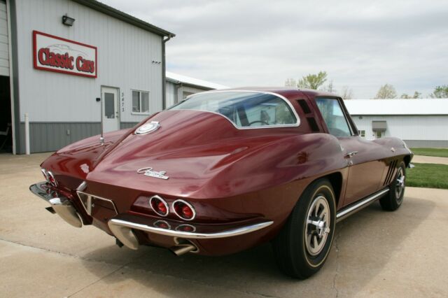 Chevrolet Corvette 1965 image number 32