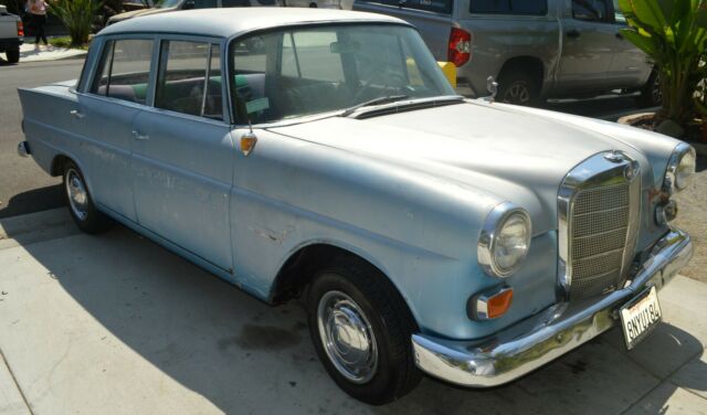 Mercedes-Benz 190-Series 1962 image number 10