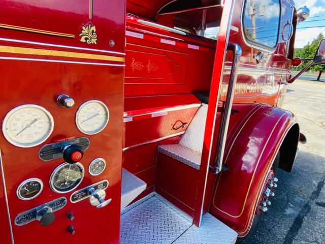 American LaFrance Fire Truck 1948 image number 19