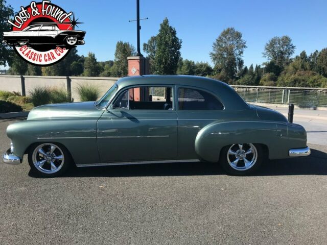 Chevrolet 2 Door Sedan Street Rod 1951 image number 2