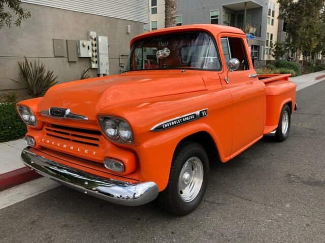 Chevrolet Apache 1959 image number 0