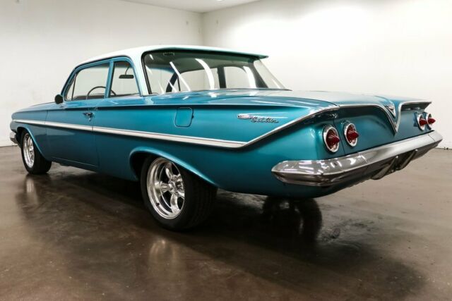 Chevrolet Bel Air/150/210 1961 image number 28