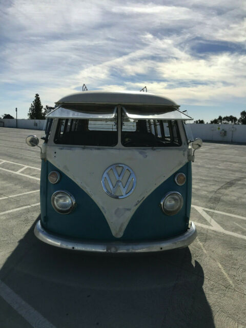 Volkswagen Bus/Vanagon 1965 image number 10