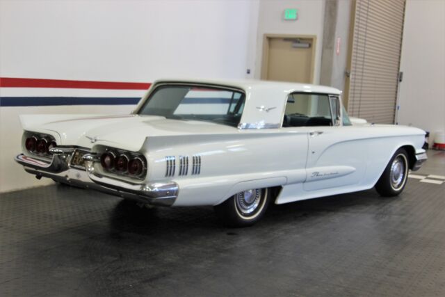 Ford Thunderbird 1960 image number 28