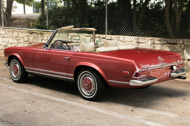 Mercedes-Benz SL-Class 1969 image number 2