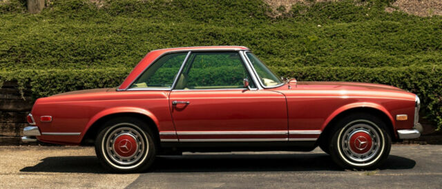 Mercedes-Benz SL-Class 1969 image number 26