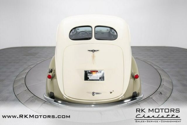 Plymouth Custom 1937 image number 22