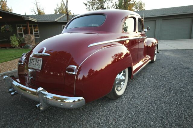 Plymouth Custom 1947 image number 2