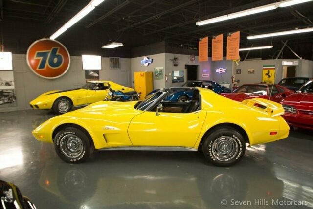 Chevrolet Corvette 1976 image number 10