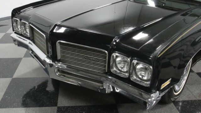 Oldsmobile Delta 88 W33 1970 image number 22